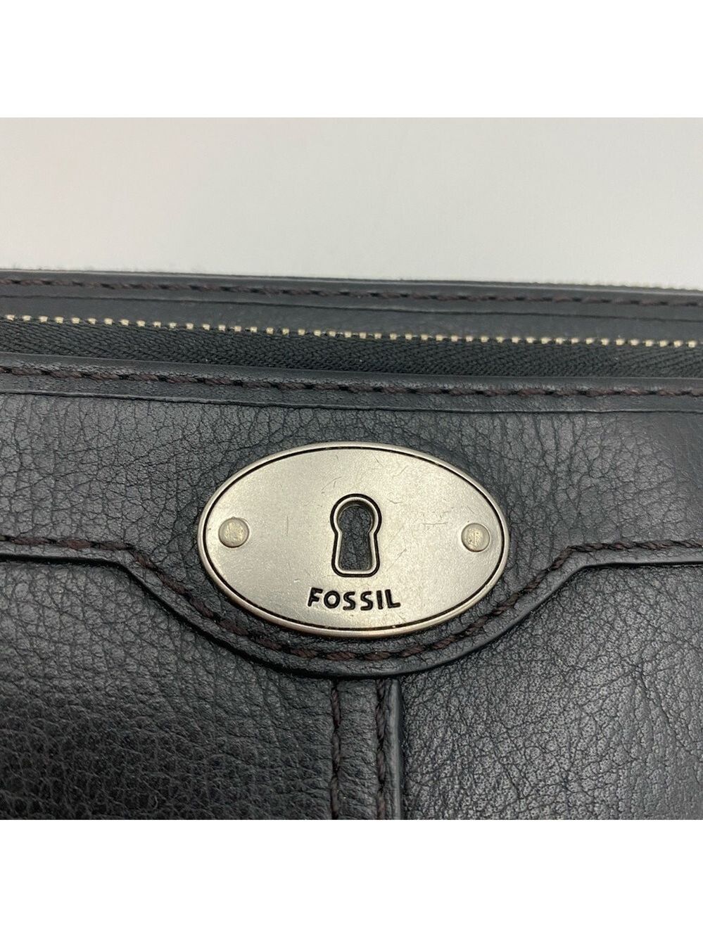 FOSSIL Black Cowhide Leather Clutch Wallet Keyhole Zip Around 8"x4.25" - Picture 3 of 9
